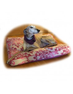 Cama especial para galgo estampada violeta